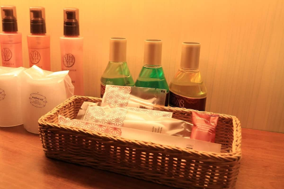Bathroom amenities