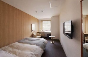 Room - K. M. H Art Hotel by Kure Morisawa (Kure)