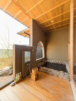 Japanese Style Superior Sea View Room with Hot Springs | Bathroom | Separate tub and shower, free toiletries, hair dryer, slippers