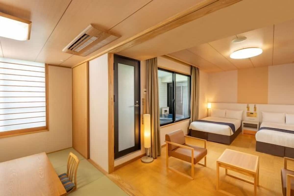 In-room safe, free WiFi, bed sheets