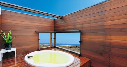 Shirako New Seaside Hotel