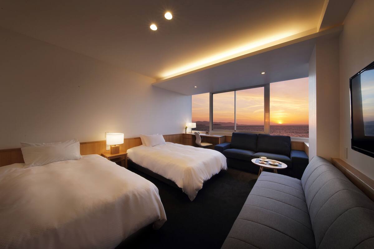 Quarto (4th Floor, Western Style) | Cofres nos quartos