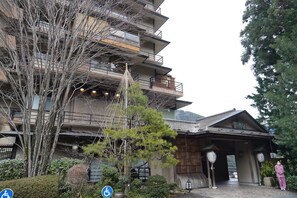 Exterior - Shogetsu (Gero)