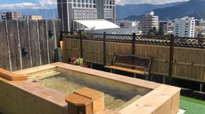 Outdoor spa tub - Nagano Daiichi Hotel (Nagano)
