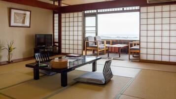 传统客房, 公共浴室, 海洋景观 (Japanese Style, for 3 Guests) | 免费 WiFi、床单