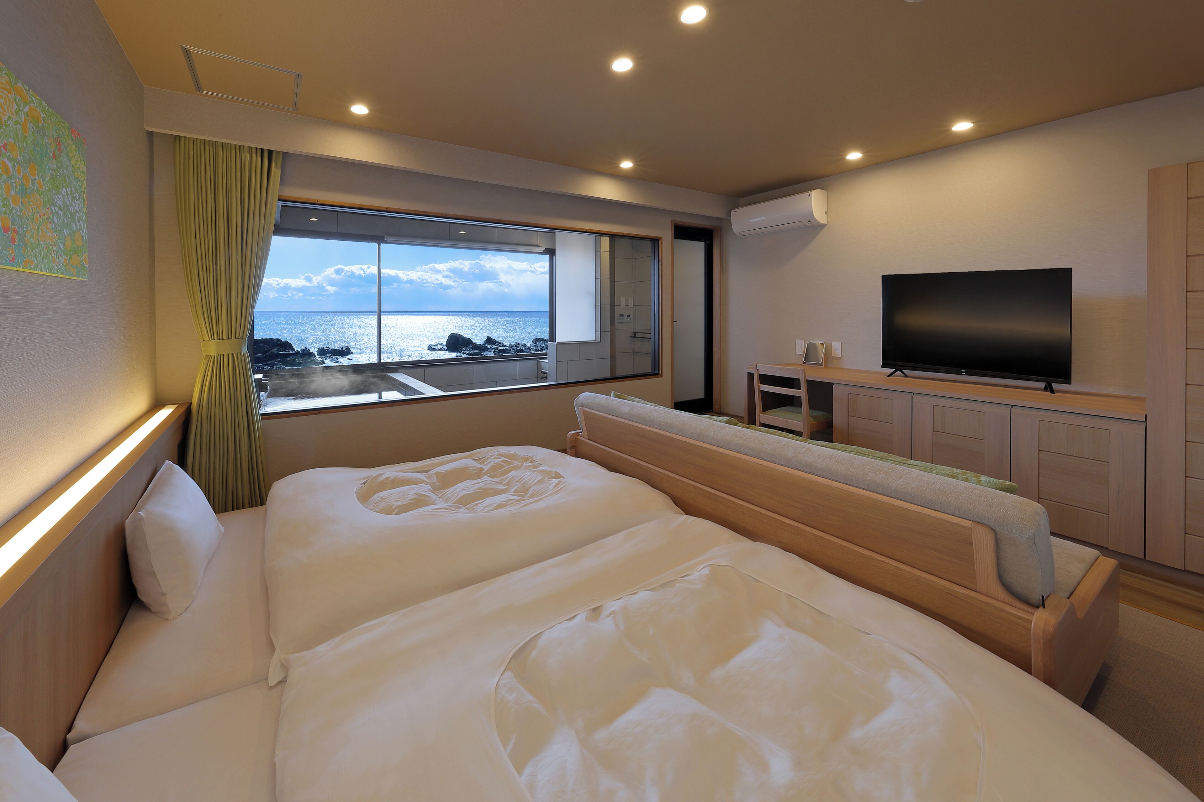 Triple Room | Free WiFi, bed sheets