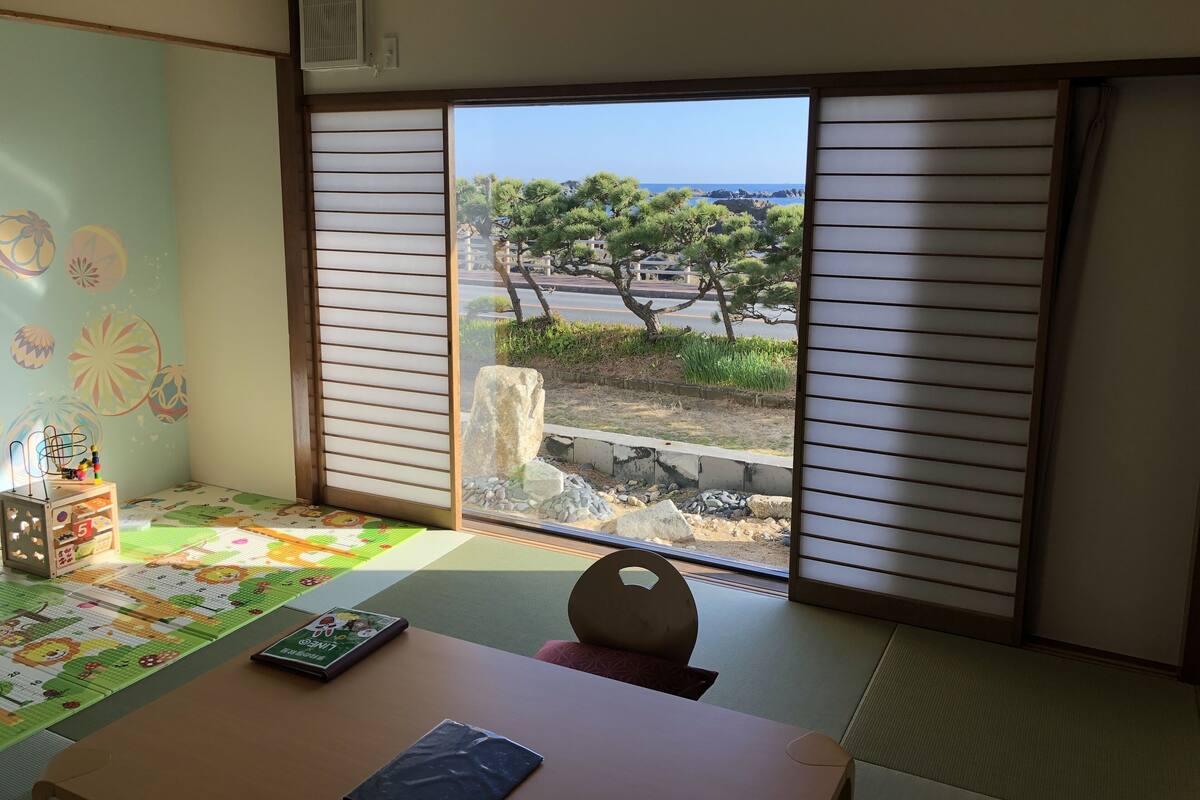 Chambre Tradition (Japanese Style, for 4 Guests, 1F)