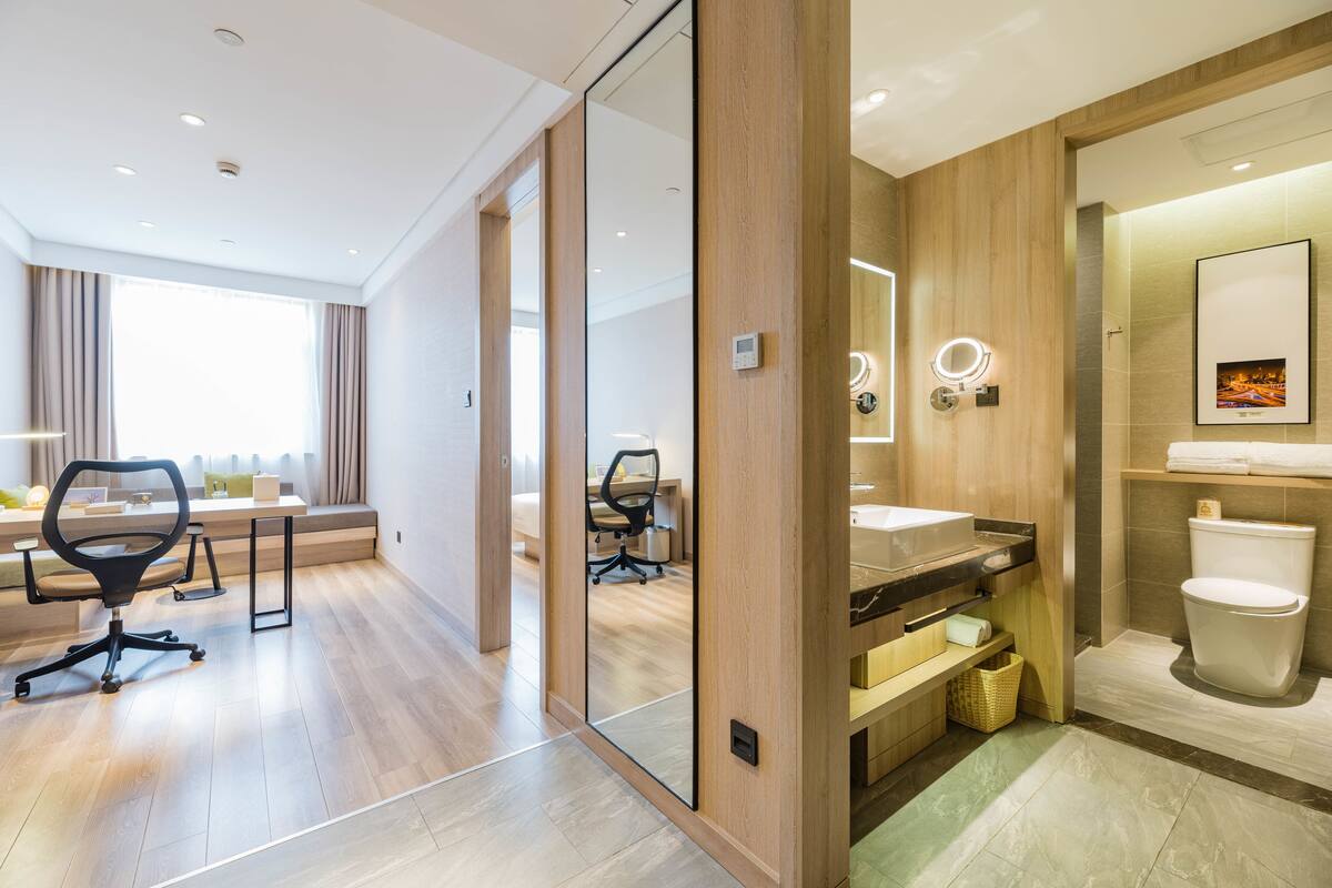 Superior Suite | Desk, free WiFi