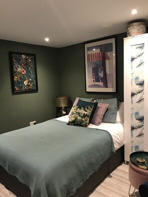 Basic Apartment, Ensuite, Garden View (Garden Annexe) - Skyline Guesthouse (Newquay)
