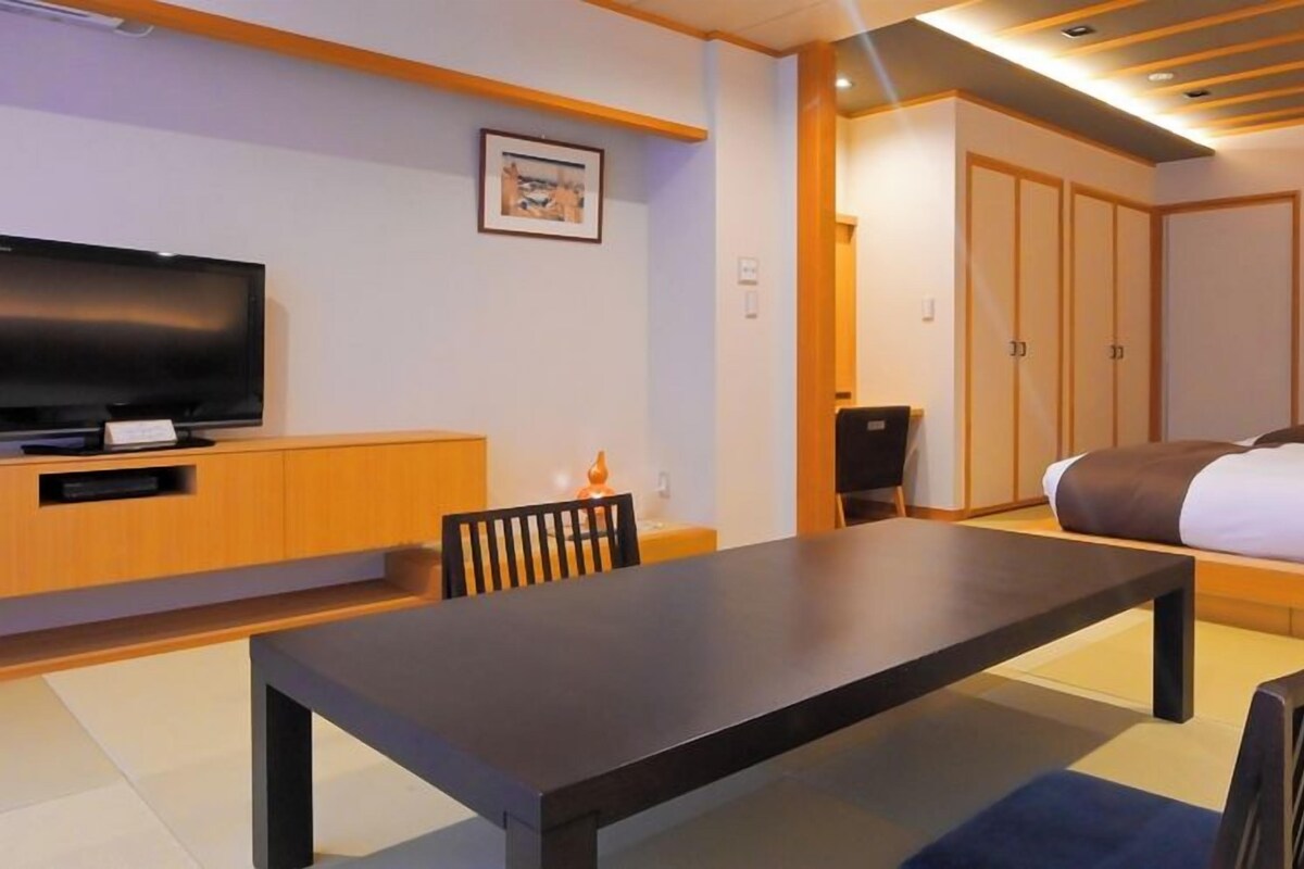 Japanese room, Lake view, Non-smoking ([City-Side Annex] 10-Tatami Japanese Modern)