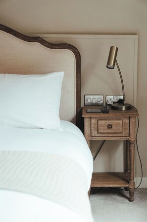 Iron/ironing board, free WiFi, bed sheets - The Woolpack Hotel (Tenterden)