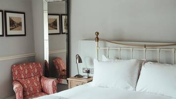 Iron/ironing board, free WiFi, bed sheets