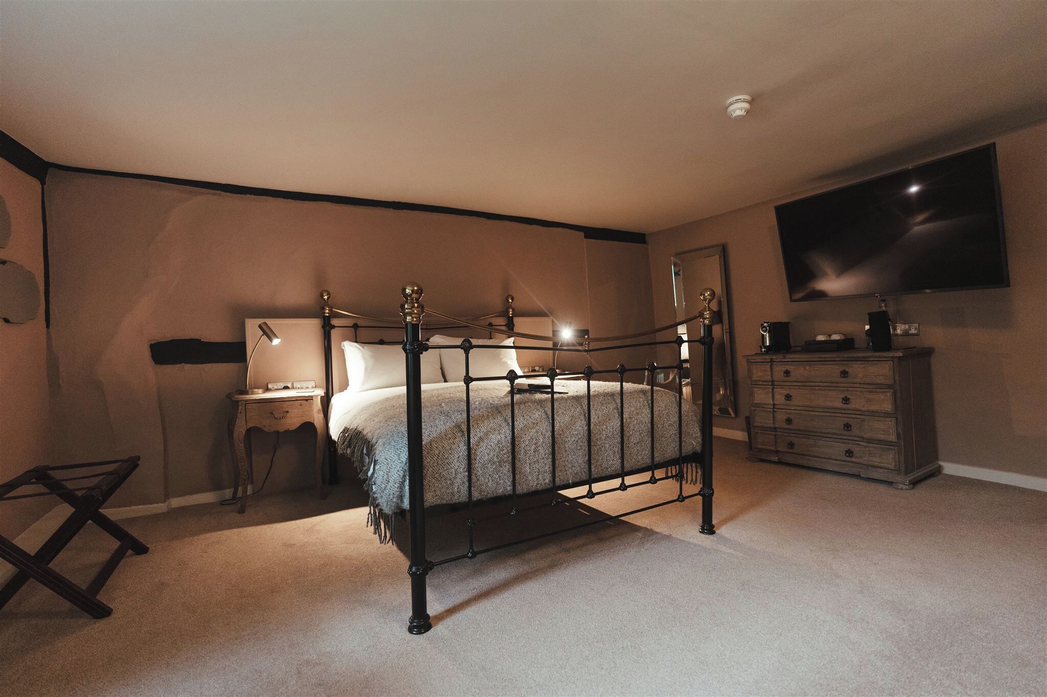 Fer et planche à repasser, draps fournis