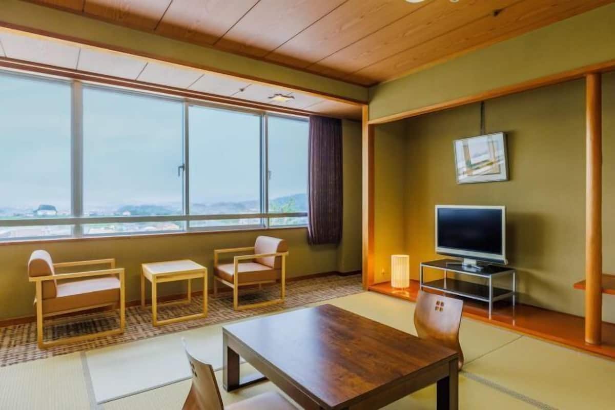 Living area | Flat-screen TV