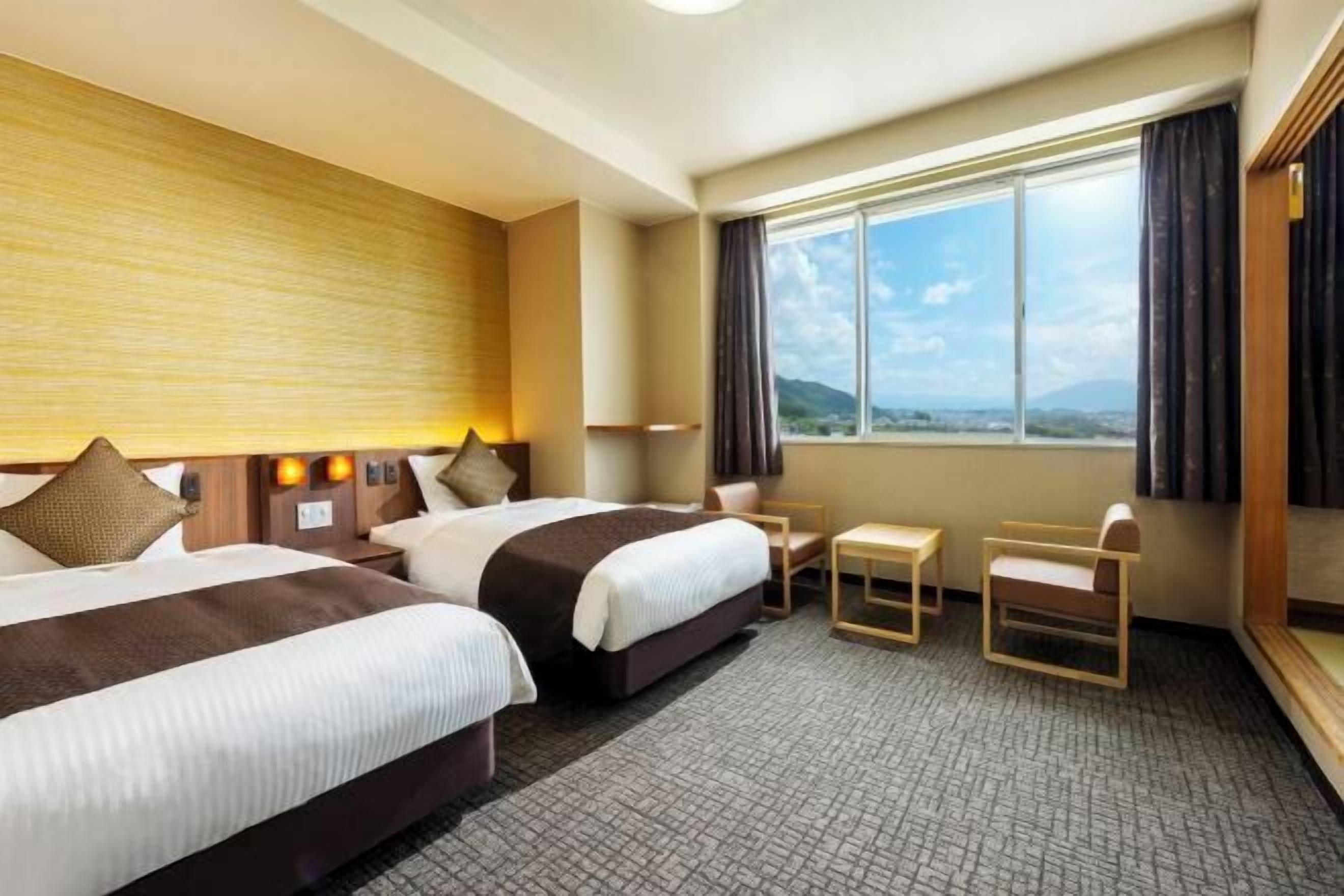 In-room safe, free WiFi, bed sheets