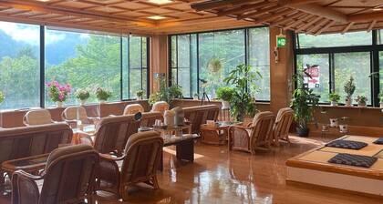 Nakanoyu Onsen Ryokan