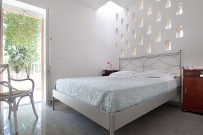 1 bedroom, iron/ironing board, free WiFi, bed sheets - COLOMBAIO DOUBLE ROOM WITH PRIVATE BATHROOM (Martano Lecce)