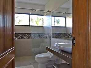 House, 4 Bedrooms | Bathroom | Shower, towels - Casa de Playa Santa Marta 02 (Santa Marta)