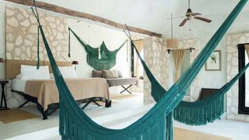 Suite, terrasse | Coin séjour