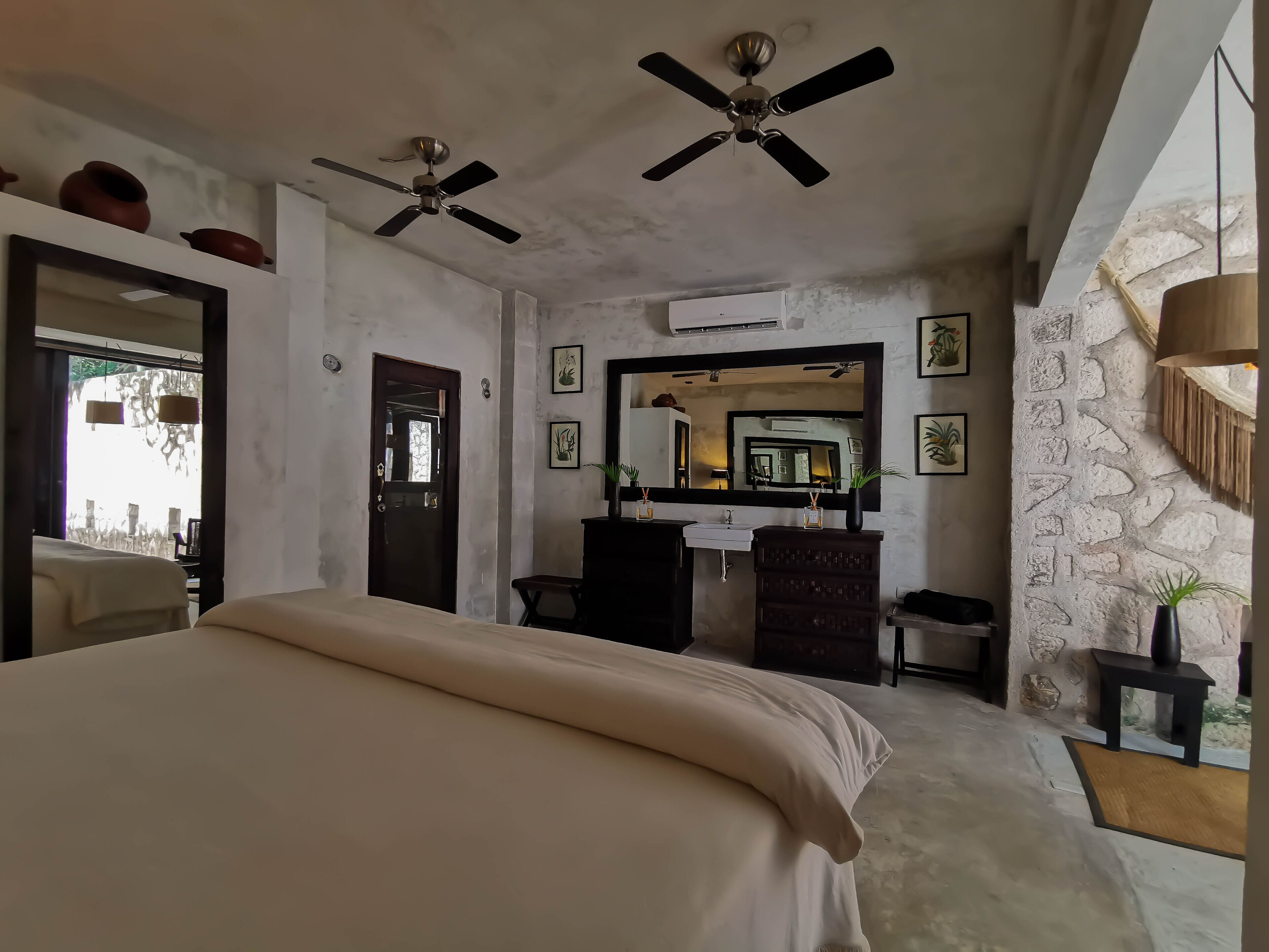 luxury double room | 1 bedroom, minibar, in-room safe, free wifi