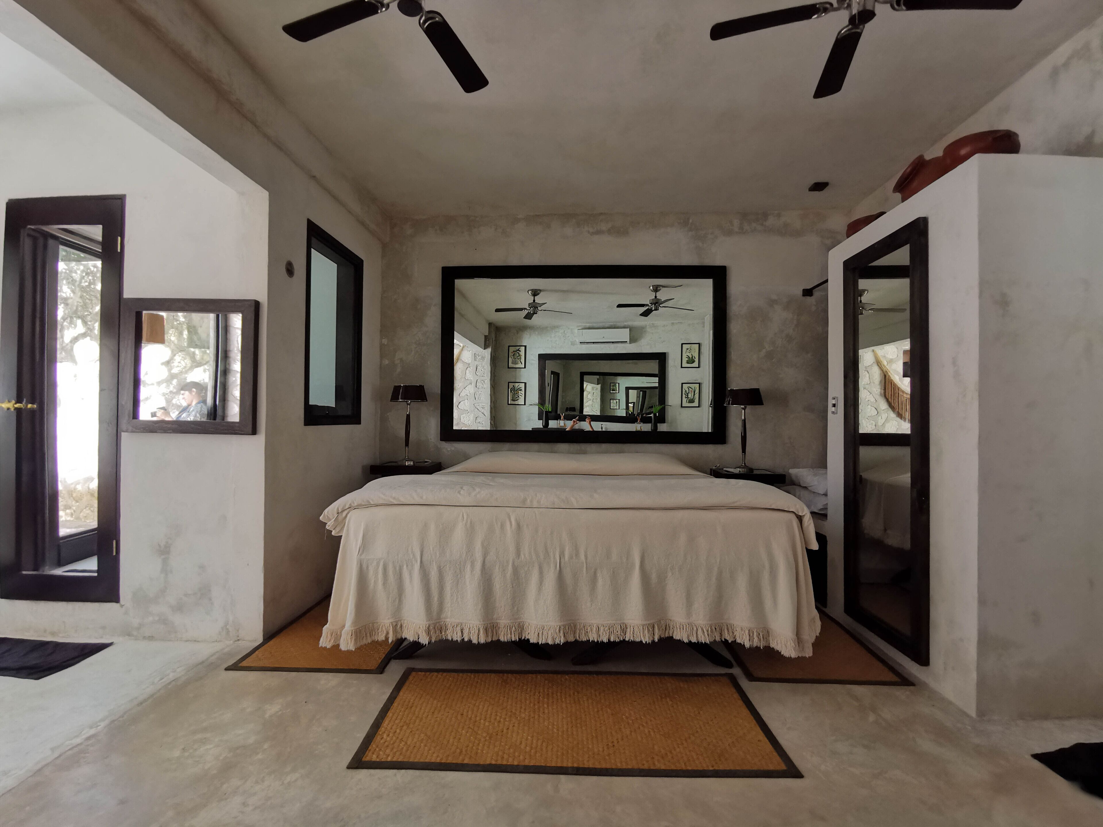 Minibar, in-room safe, free WiFi