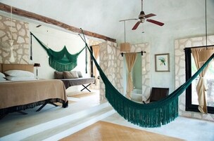 Minibar, caja de seguridad en la habitación y wifi gratis