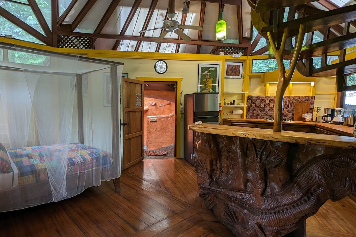 Comfort cottage, 2 slaapkamers, hot tub, uitzicht op tuin | Luxe beddengoed, een kluis op de kamer, individueel gedecoreerd