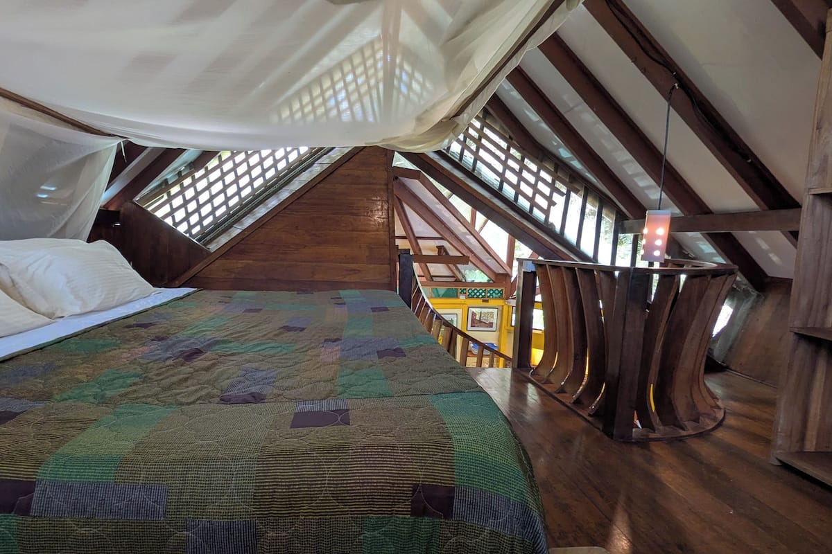 Casa de campo Confort, 2 habitaciones, hidromasaje, vista al jardín | Ropa de cama de alta calidad y caja de seguridad en la habitación