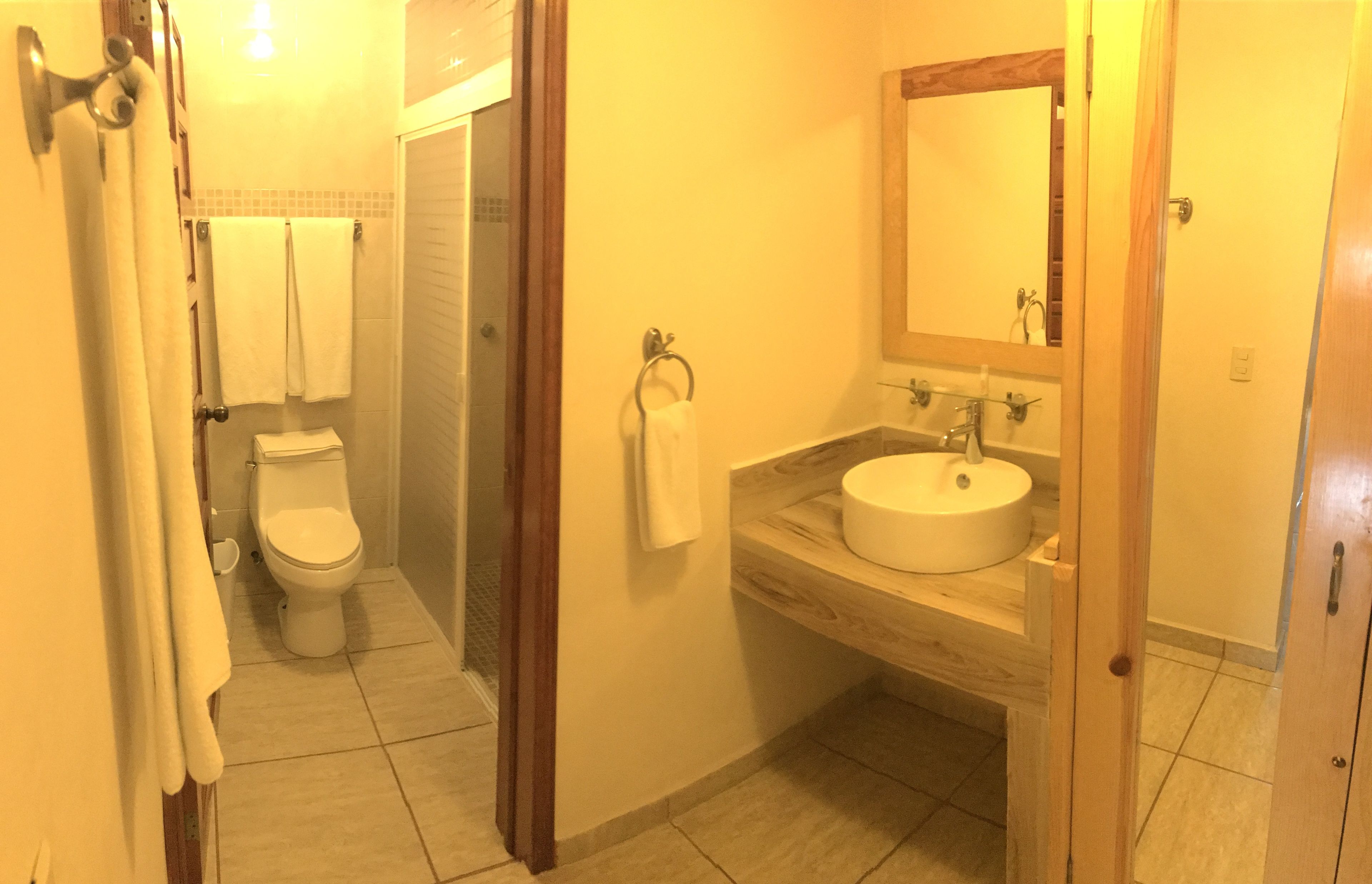 shower, rainfall showerhead, free toiletries, towels