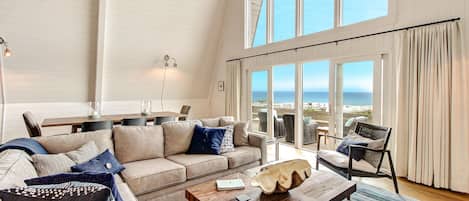 House, 3 Bedrooms | Living area | TV, DVD player