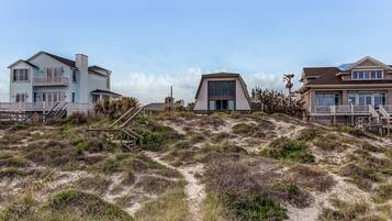 House, 3 Bedrooms | Exterior