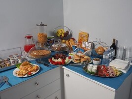 Desayuno bufé gratuito y diario