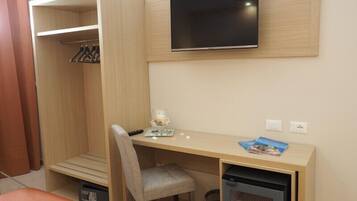 1 bedroom, minibar, in-room safe, desk