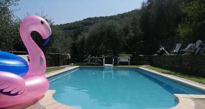 DIMORA TIPICA, INDIPENDENTE, PISCINA/OASI RELAX, BARBECUE,12 KM MARE