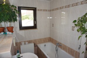 Unclassified image, 5 of 12, button