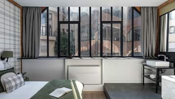 1 slaapkamer, een strijkplank/strijkijzer, gratis wifi, beddengoed
