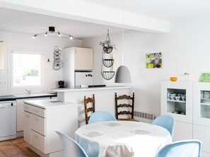 Dining - Bright 4-Room Villa with Terrace & Garage, 6 Sleeps - Narbonne-Plage (Narbonne)