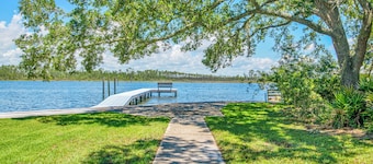 Reduced Rate! Dock of the Bay *Private Pier, Pet-Friendly*