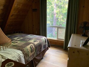 4 bedrooms, travel crib, free WiFi, bed sheets