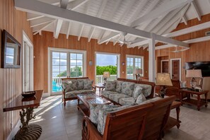 Smart-TV, DVD-spiller, stereoanlegg og PC-skjermer