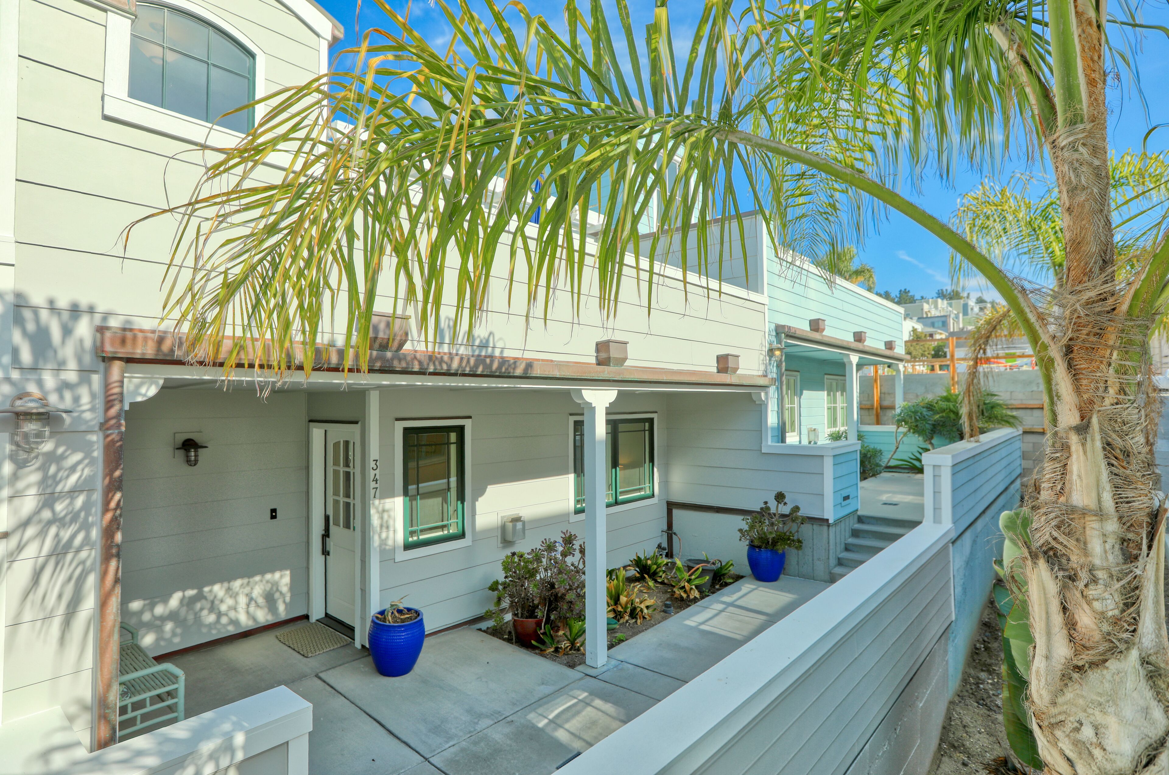 Avila Tides a Stylish Condo with Rooftop Bliss--2 minute stroll to shoreline