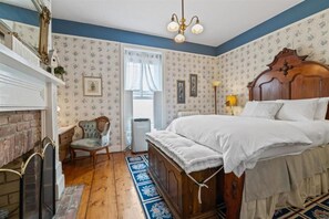 Bộ đồ giường cao cấp, phòng cách âm, bàn ủi/dụng cụ ủi quần áo 