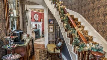 Pintu masuk interior