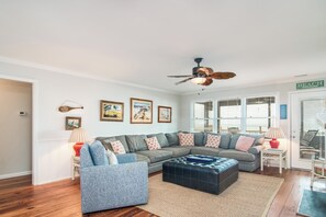 Een televisie, een dvd-speler en boeken