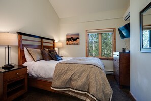 2 slaapkamers, een strijkplank/strijkijzer, wifi, beddengoed