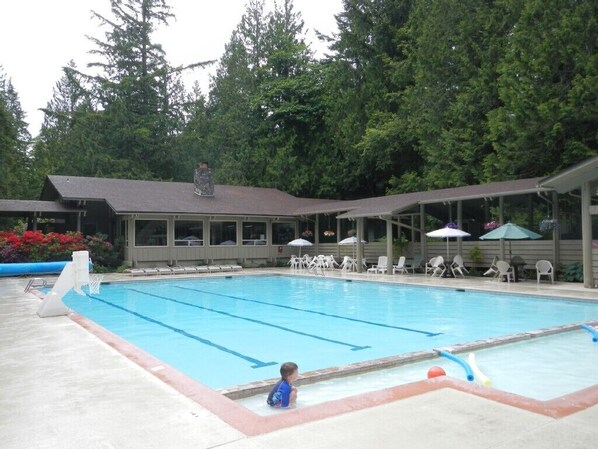 Outdoor pool, a heated pool