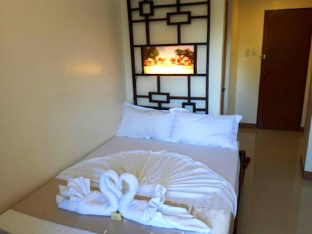 Standard Double Room | Bed sheets