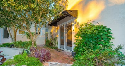 Private Poolside Guest House In Winter Park/Orlando