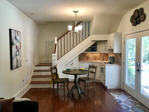 Dining - Private Poolside Guest House In Winter Park/Orlando (Winter Park)
