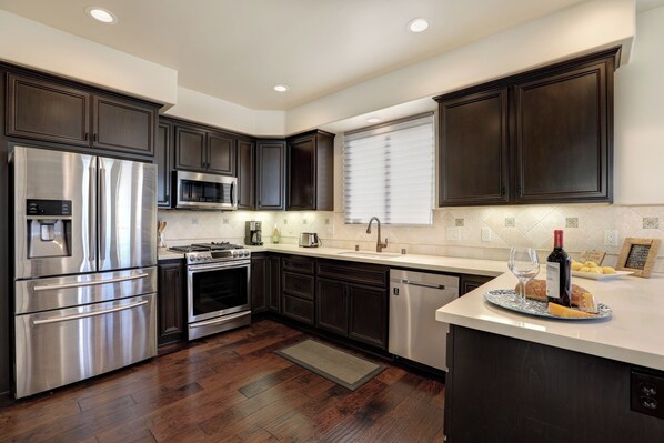 Fridge, microwave, dishwasher, coffee/tea maker
